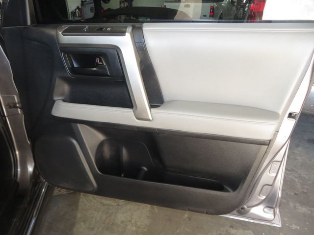 2010 Toyota 4Runner TOYOTA 4RUNNER 4X4 EXTRA CLEAN 2OWNER SR5  4X4  - 22975969 - 29