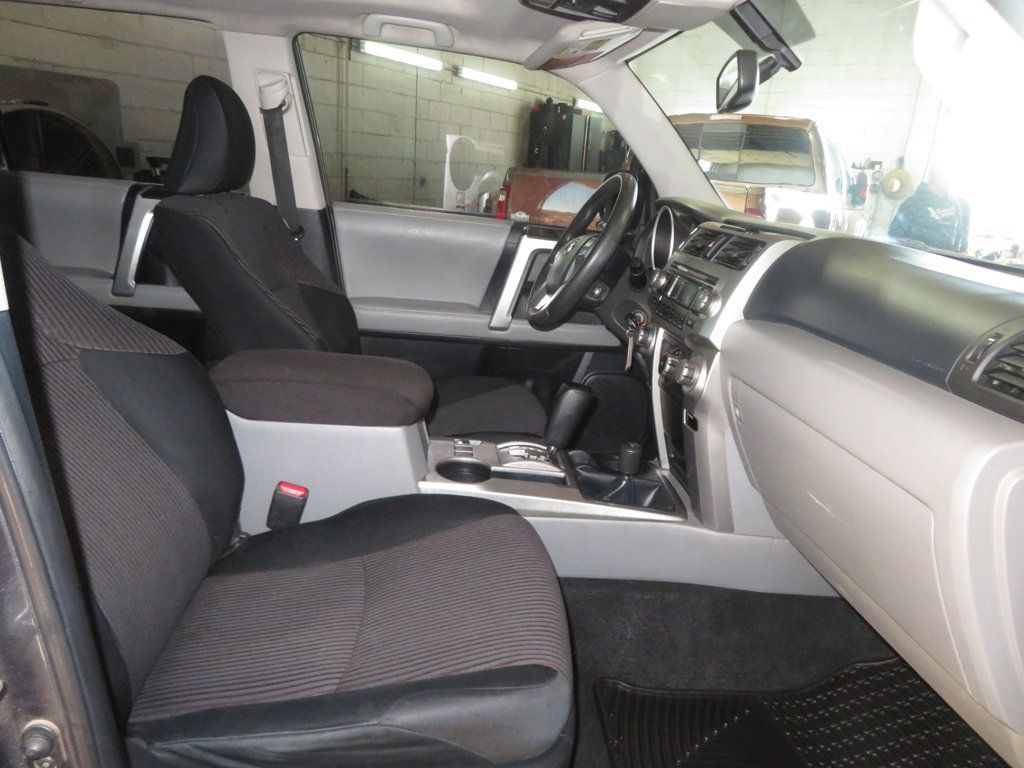 2010 Toyota 4Runner TOYOTA 4RUNNER 4X4 EXTRA CLEAN 2OWNER SR5  4X4  - 22975969 - 30