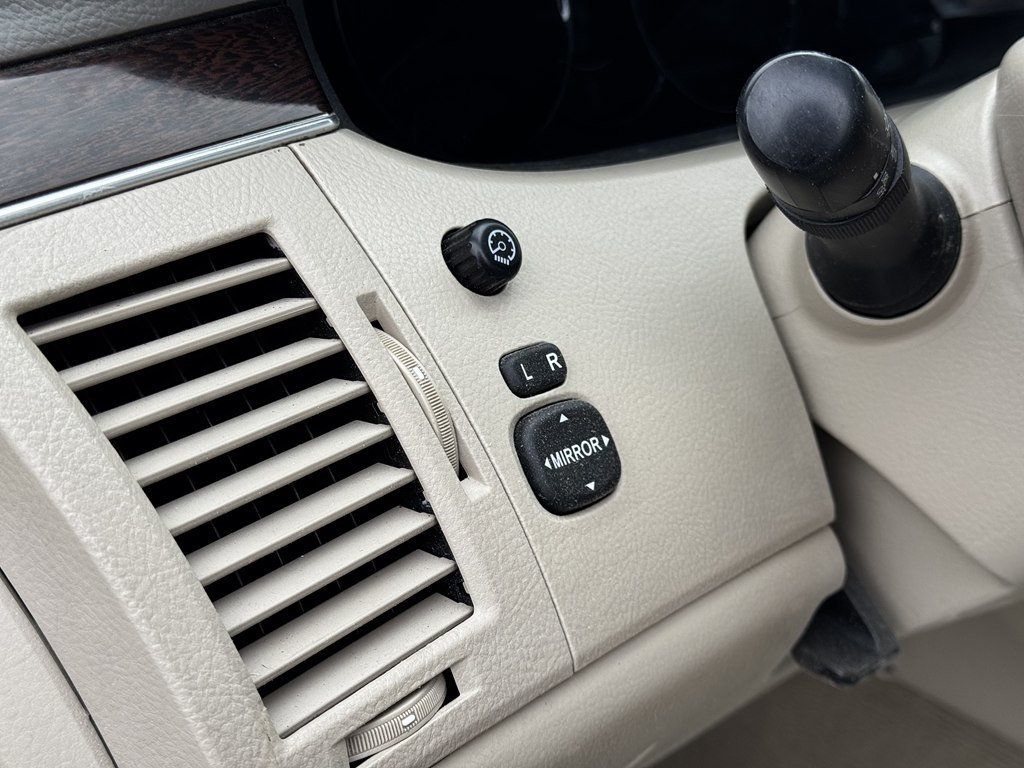 2010 Toyota Avalon 4dr Sedan XLS - 22969002 - 12