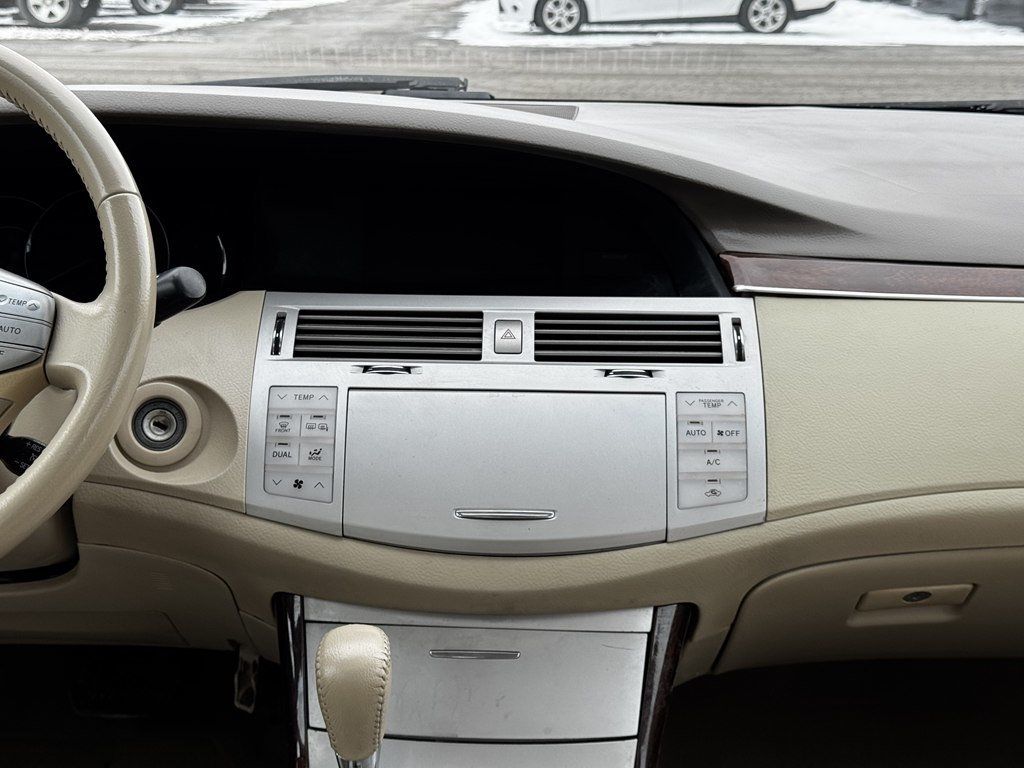 2010 Toyota Avalon 4dr Sedan XLS - 22969002 - 24