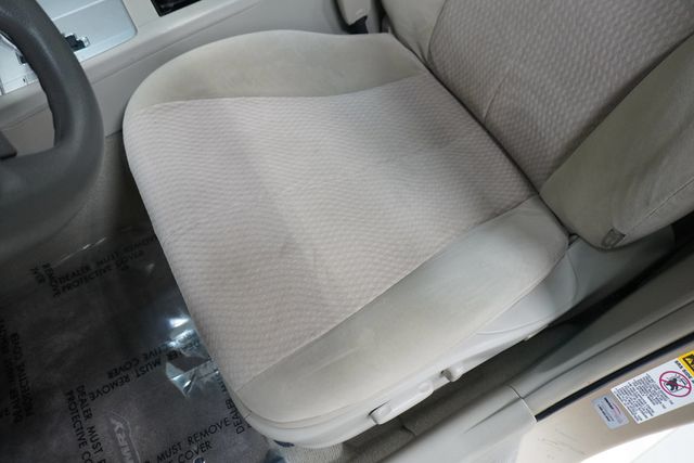 2010 Toyota Camry  - 22921710 - 9