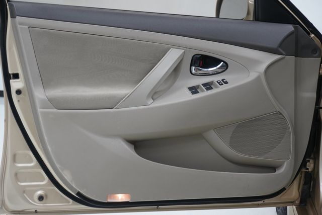 2010 Toyota Camry  - 22921710 - 11