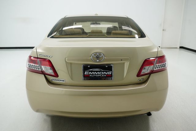 2010 Toyota Camry  - 22921710 - 3