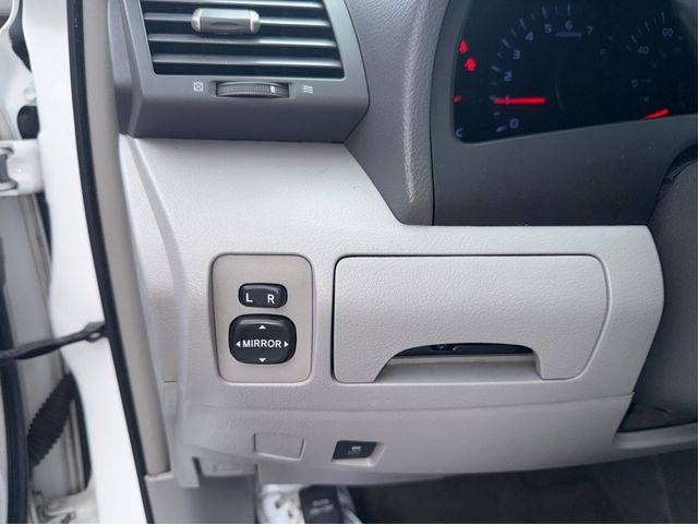 2010 Toyota Camry  - 23070541 - 29