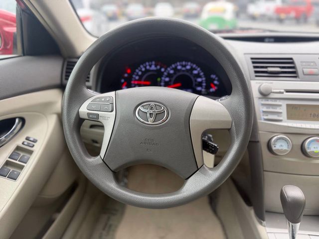 2010 Toyota Camry 4dr Sedan I4 Automatic LE - 22972317 - 10