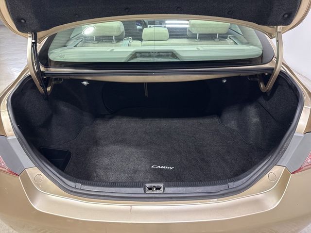 2010 Toyota Camry 4dr Sedan I4 Automatic LE - 22993283 - 25