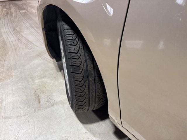 2010 Toyota Camry 4dr Sedan I4 Automatic LE - 22993283 - 2