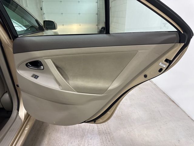 2010 Toyota Camry 4dr Sedan I4 Automatic LE - 22993283 - 29