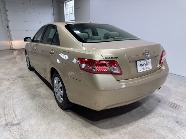 2010 Toyota Camry 4dr Sedan I4 Automatic LE - 22993283 - 4
