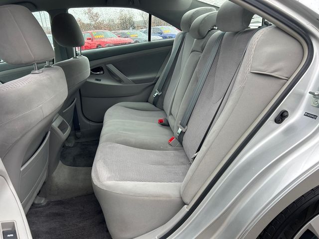 2010 Toyota Camry 4dr Sedan I4 Automatic LE - 22949625 - 6