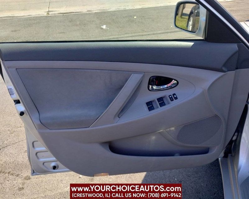 2010 Toyota Camry 4dr Sedan I4 Automatic LE - 22924320 - 10