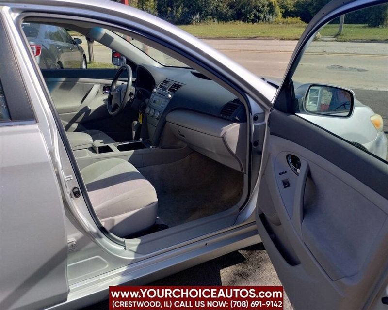 2010 Toyota Camry 4dr Sedan I4 Automatic LE - 22924320 - 18