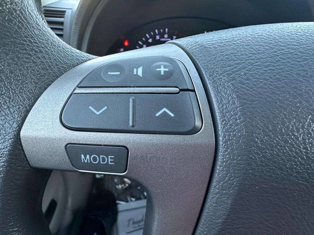 2010 Toyota Camry 4dr Sedan I4 Automatic LE - 22949710 - 21