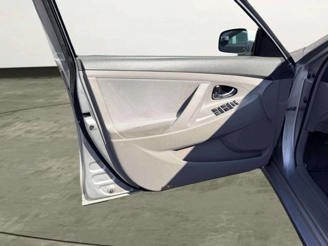 2010 Toyota Camry 4dr Sedan I4 Automatic LE - 23033651 - 12