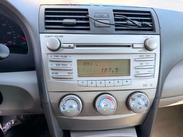 2010 Toyota Camry 4dr Sedan I4 Automatic LE - 23033651 - 30