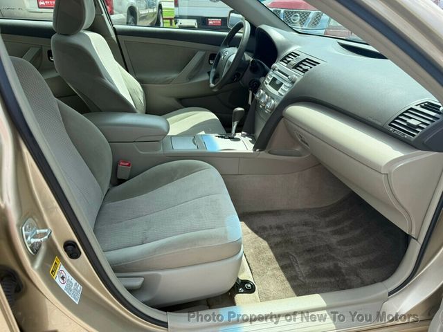 2010 Toyota Camry 4dr Sedan I4 Automatic LE - 22885221 - 10
