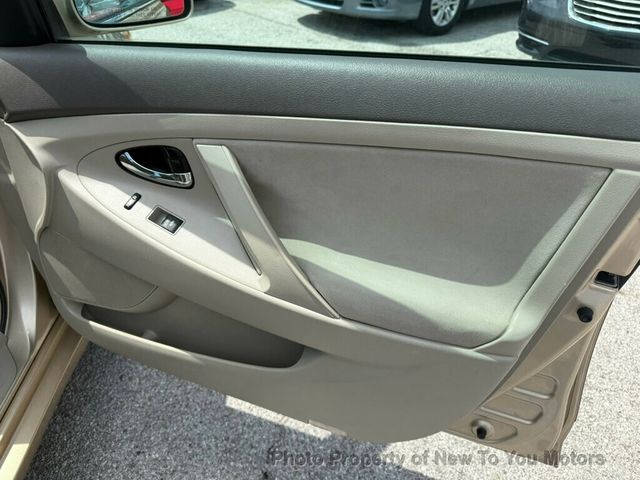 2010 Toyota Camry 4dr Sedan I4 Automatic LE - 22885221 - 15
