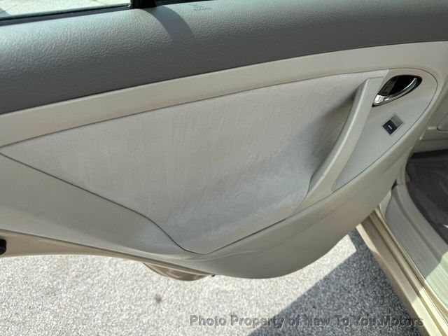 2010 Toyota Camry 4dr Sedan I4 Automatic LE - 22885221 - 16