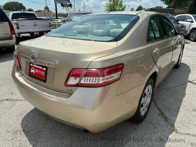 2010 Toyota Camry 4dr Sedan I4 Automatic LE - 22885221 - 1
