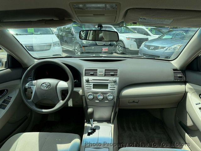 2010 Toyota Camry 4dr Sedan I4 Automatic LE - 22885221 - 2