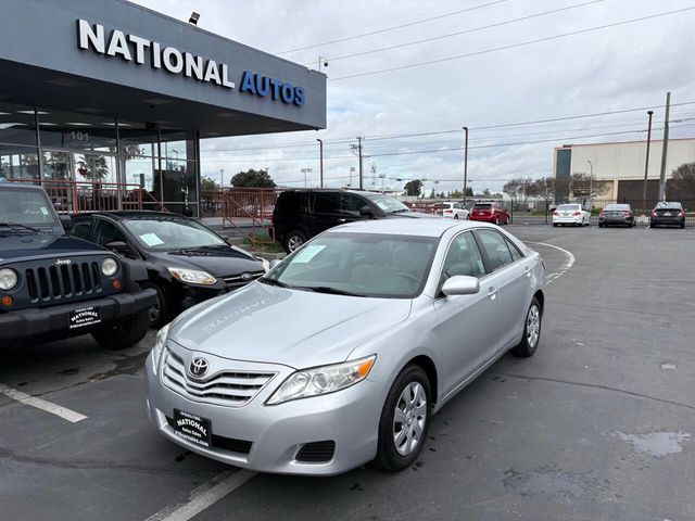2010 Toyota Camry 4dr Sedan I4 Automatic LE - 22987375 - 0