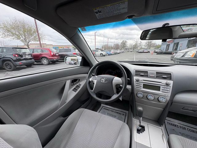 2010 Toyota Camry 4dr Sedan I4 Automatic LE - 22987375 - 12