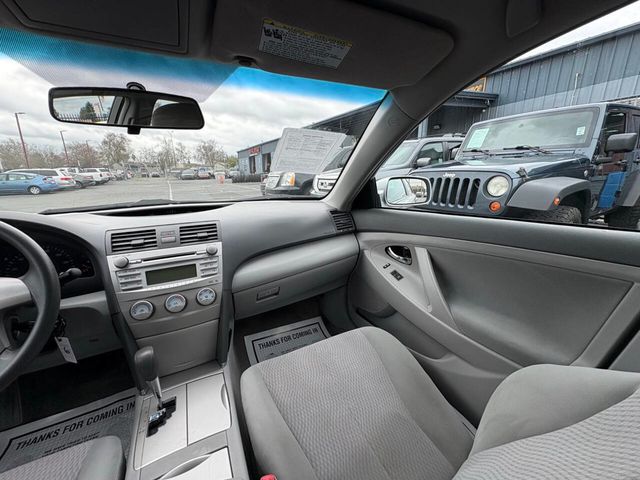 2010 Toyota Camry 4dr Sedan I4 Automatic LE - 22987375 - 13