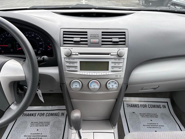 2010 Toyota Camry 4dr Sedan I4 Automatic LE - 22987375 - 15