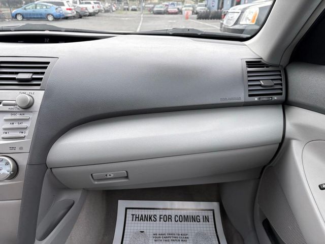 2010 Toyota Camry 4dr Sedan I4 Automatic LE - 22987375 - 16