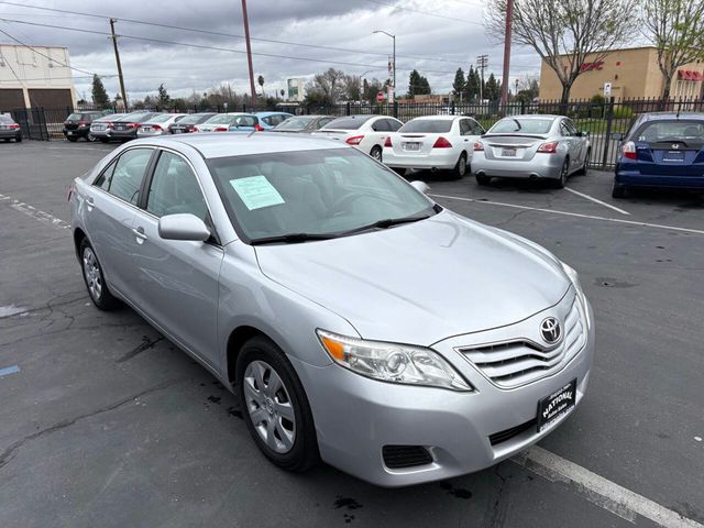 2010 Toyota Camry 4dr Sedan I4 Automatic LE - 22987375 - 2