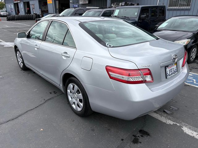 2010 Toyota Camry 4dr Sedan I4 Automatic LE - 22987375 - 6