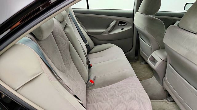 2010 Toyota Camry 4dr Sedan I4 Automatic LE - 23072431 - 20