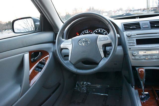 2010 Toyota Camry 4dr Sedan I4 Automatic XLE - 22982234 - 17