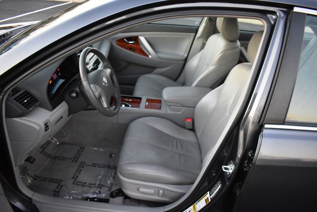 2010 Toyota Camry 4dr Sedan I4 Automatic XLE - 22982234 - 26