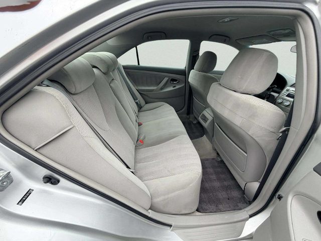 2010 Toyota Camry 4dr Sedan V6 Automatic LE - 23045396 - 22