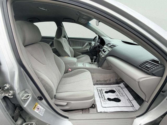 2010 Toyota Camry 4dr Sedan V6 Automatic LE - 23045396 - 26