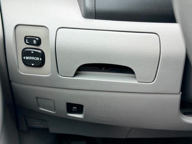 2010 Toyota Camry 4dr Sedan V6 Automatic LE - 23045396 - 31