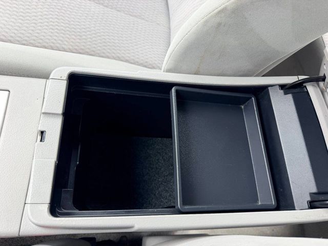 2010 Toyota Camry 4dr Sedan V6 Automatic LE - 23045396 - 36