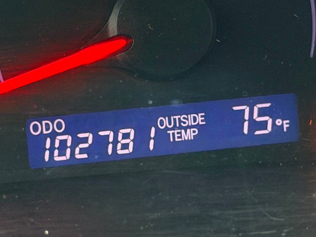 2010 Toyota Camry 4dr Sedan V6 Automatic LE - 23045396 - 38