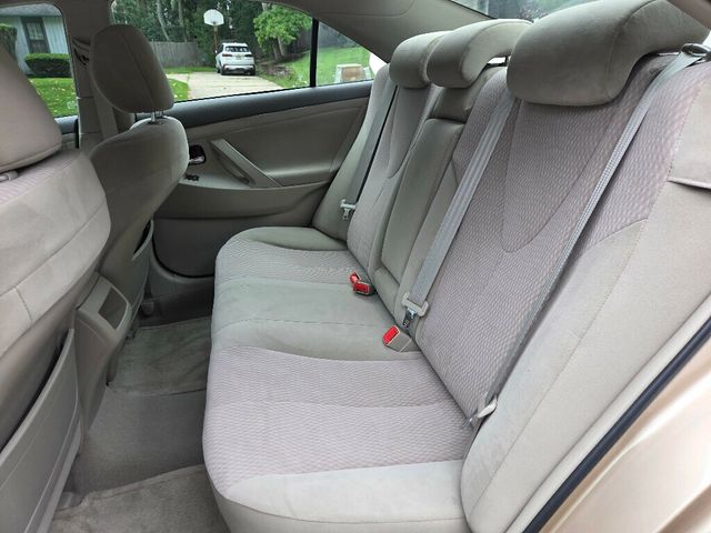 2010 Toyota Camry 4dr Sedan V6 Automatic LE - 23046244 - 10