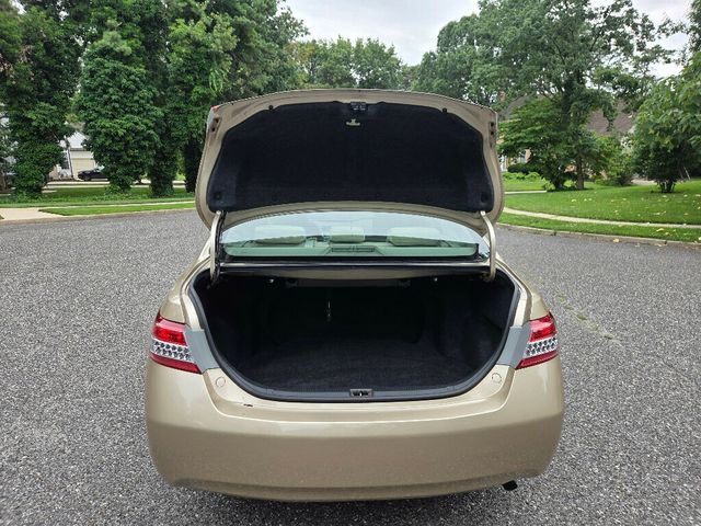 2010 Toyota Camry 4dr Sedan V6 Automatic LE - 23046244 - 12