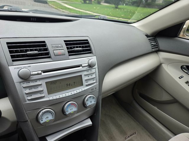 2010 Toyota Camry 4dr Sedan V6 Automatic LE - 23046244 - 16