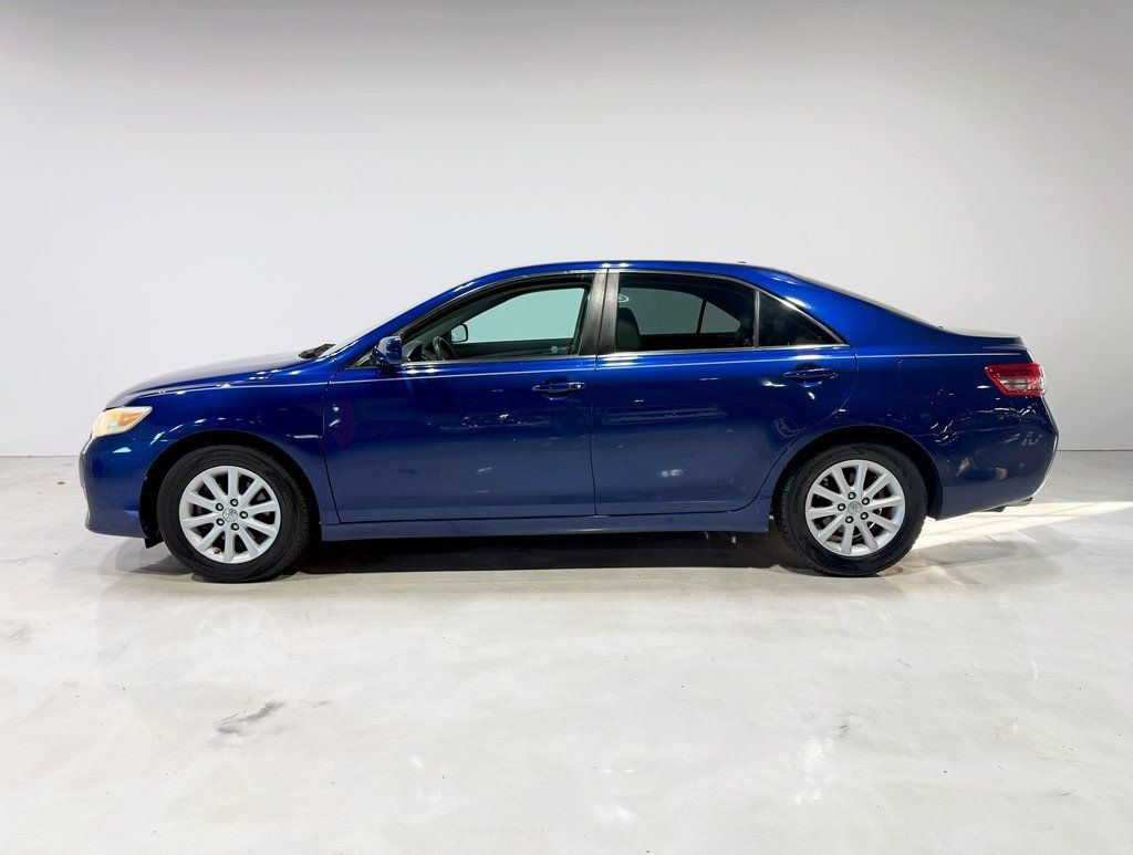 2010 Toyota Camry V6 XLE photo 4