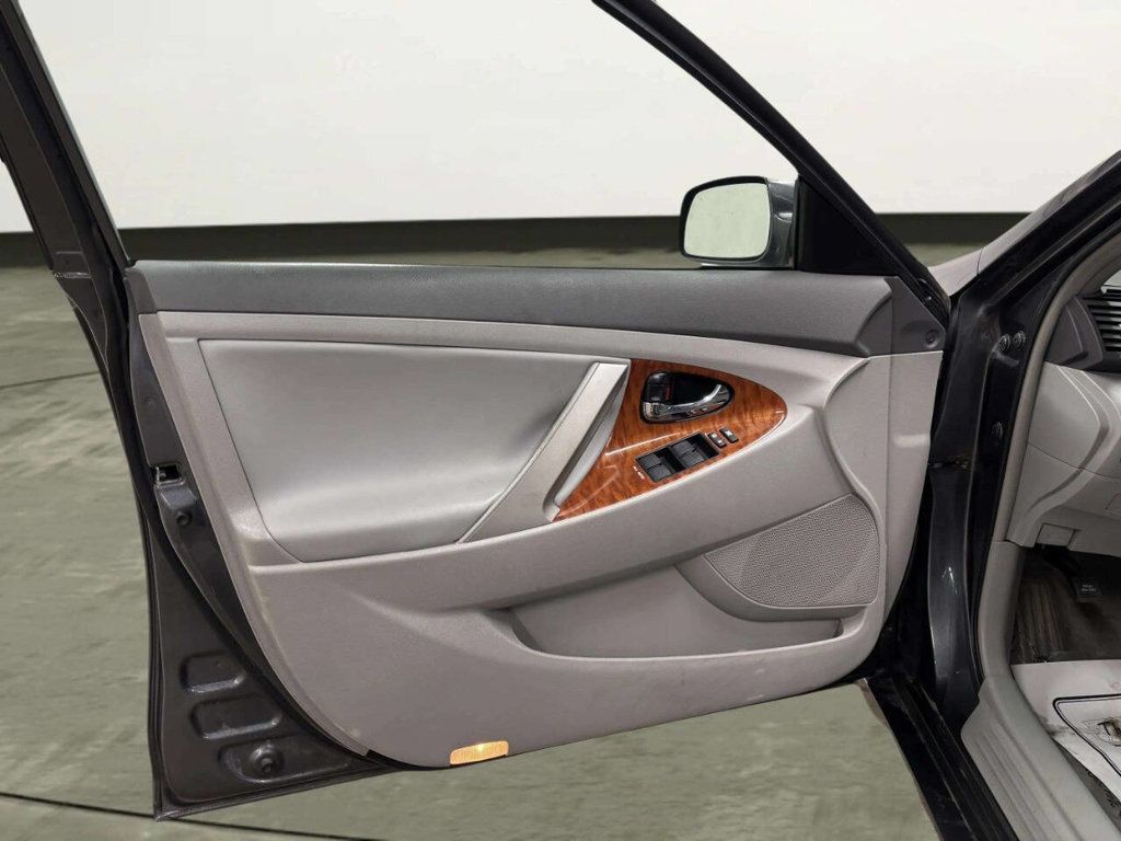 2010 Toyota Camry Base 4dr Sedan 6A - 22995226 - 8