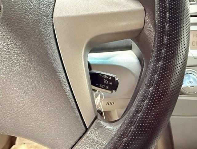 2010 Toyota Camry Base Trim - 22939108 - 10