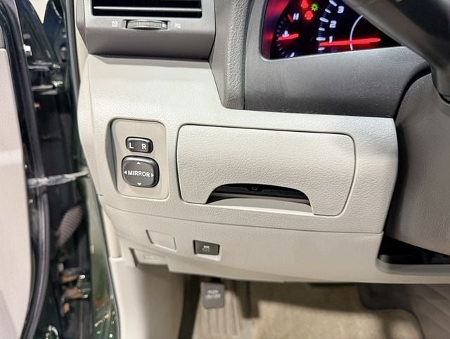 2010 Toyota Camry Base Trim - 22939108 - 12