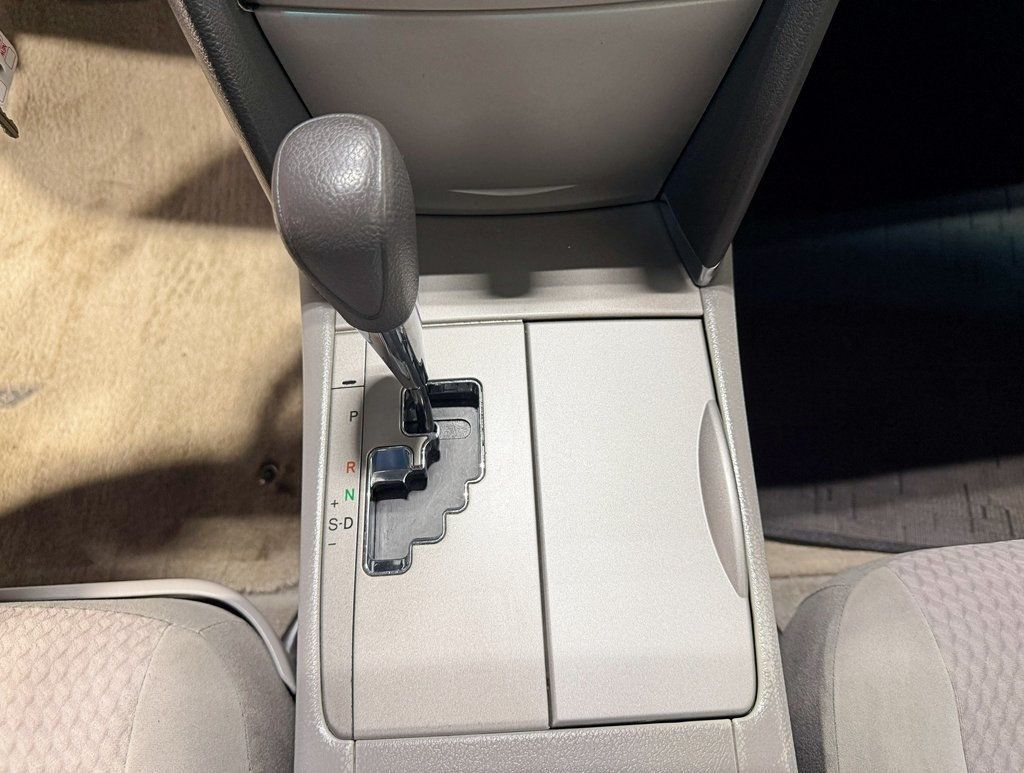 2010 Toyota Camry Base Trim - 22939108 - 15