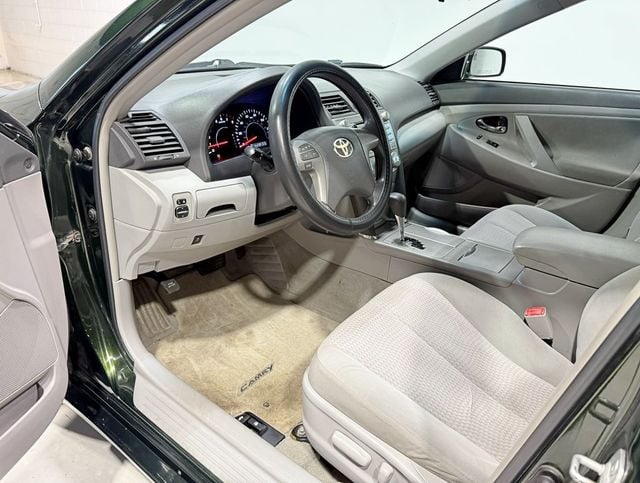 2010 Toyota Camry Base Trim - 22939108 - 18