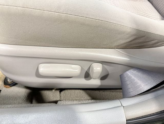 2010 Toyota Camry Base Trim - 22939108 - 20