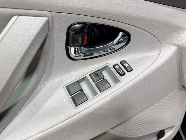 2010 Toyota Camry Base Trim - 22939108 - 22